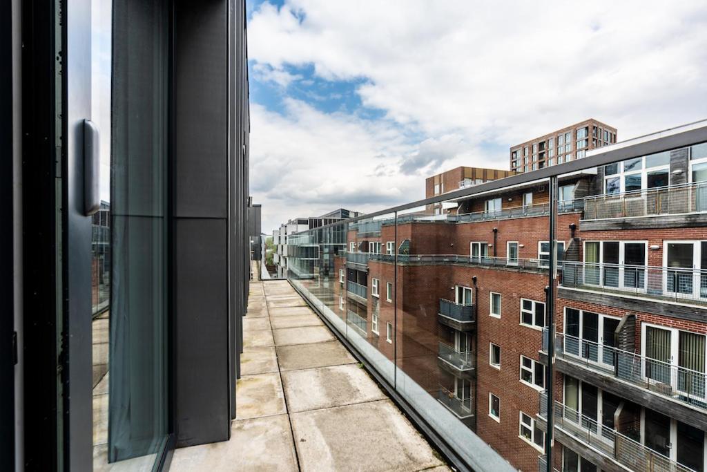 City Living Penthouse Apartment With Parking Manchester Eksteriør bilde