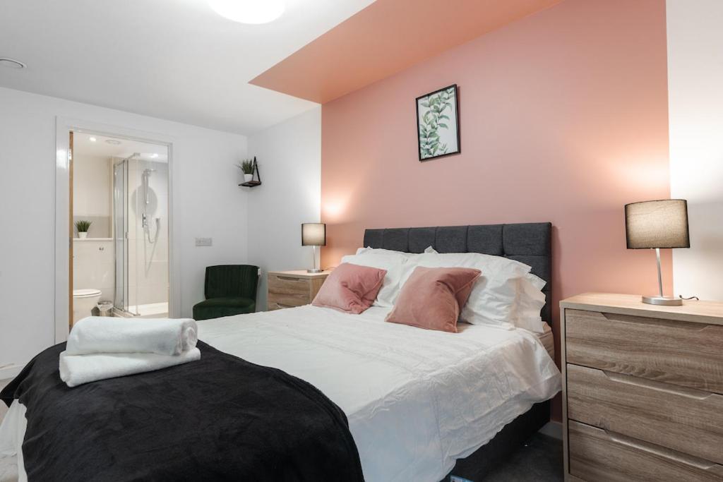 City Living Penthouse Apartment With Parking Manchester Eksteriør bilde