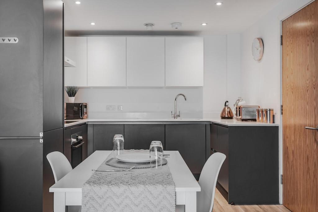 City Living Penthouse Apartment With Parking Manchester Eksteriør bilde